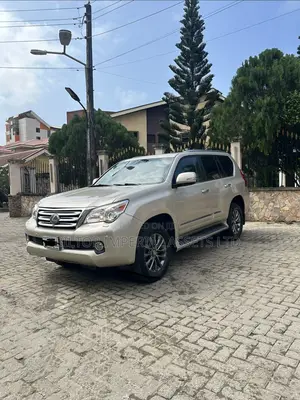 Lexus GX 460 2012 Gold