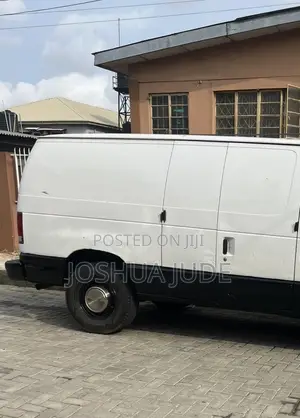 Ford E250 2002 White