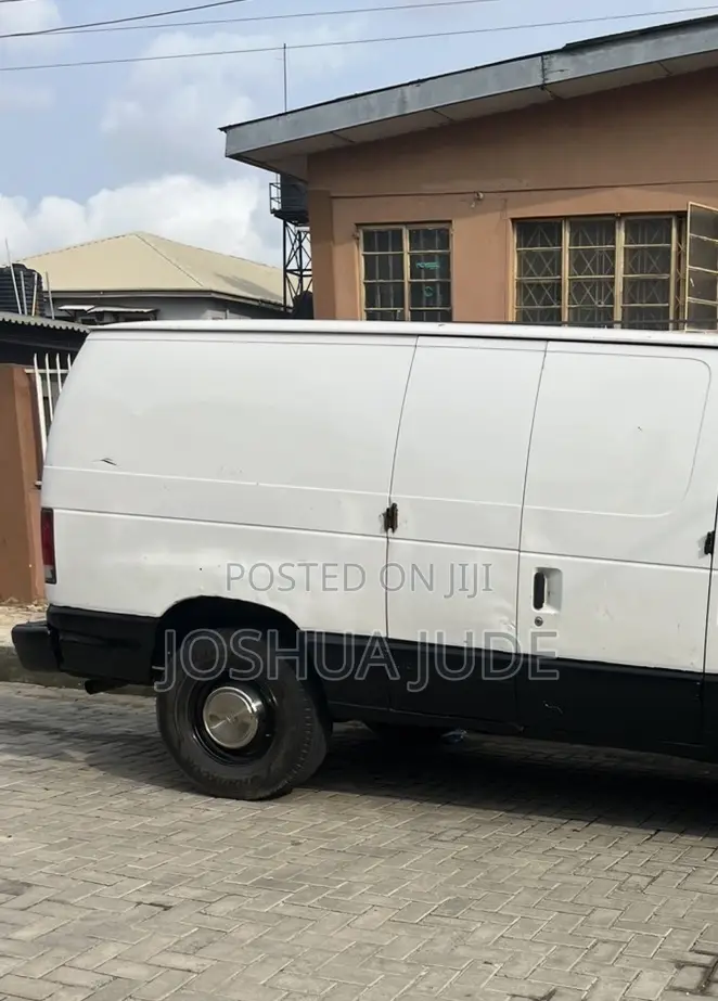 Ford E250 2002 White