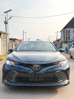 Toyota Camry 2018 Blue