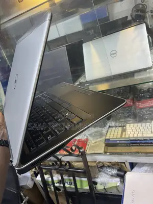 Laptop Dell Latitude 7440 8GB Intel Core i7 SSD 128GB