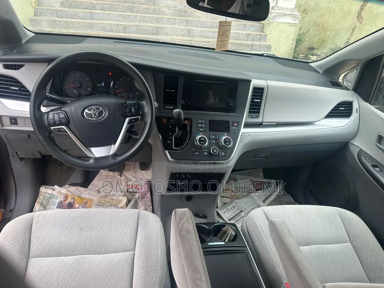 Toyota HiAce 2015 Orange