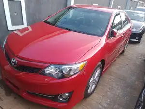 Toyota Camry 2014 Red