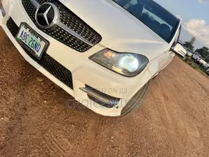 Mercedes-Benz C300 2009 White