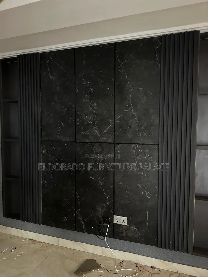 Televidence Console Stand