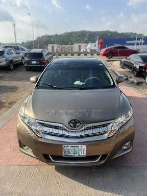 Toyota Venza 2009 Gold