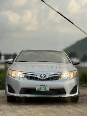 Toyota Camry LE 4dr Sedan (2.5L 4cyl 6A) 2013 Silver