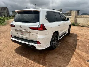 Lexus LX 570 (5 seats) AWD 2018 White