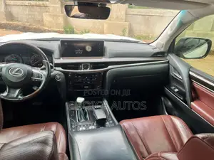 Lexus LX 570 (5 seats) AWD 2018 White