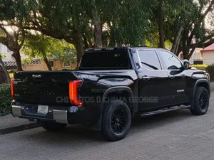 Toyota Tundra 2024 Black