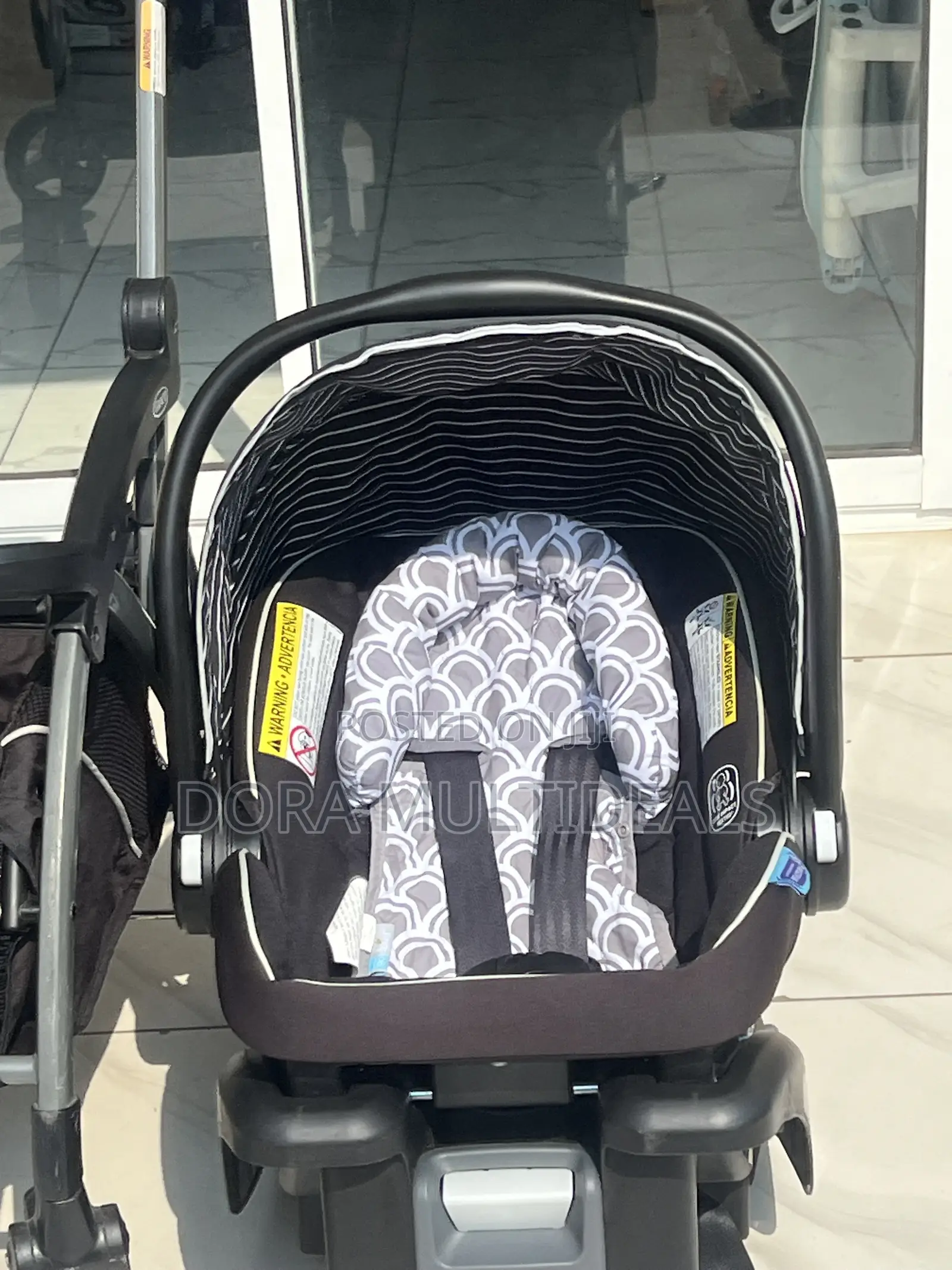 Graco 3in1 Carrier, Car Seat, Stroller Complete Travel System