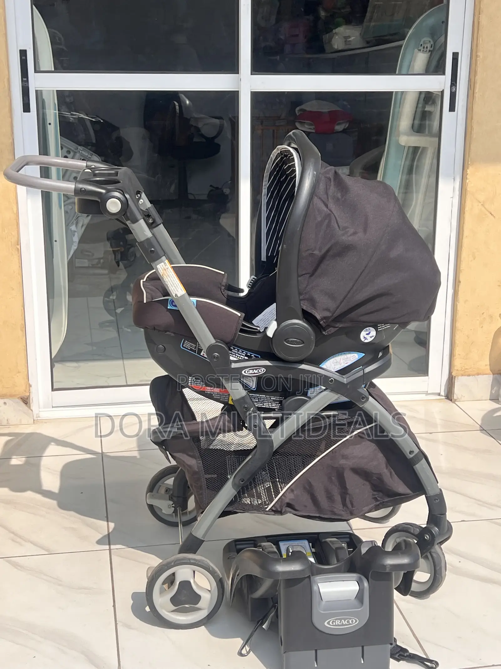 Graco 3in1 Carrier, Car Seat, Stroller Complete Travel System