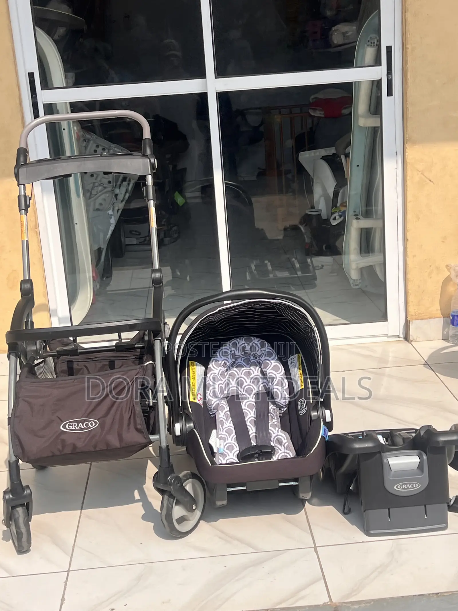 Graco 3in1 Carrier, Car Seat, Stroller Complete Travel System