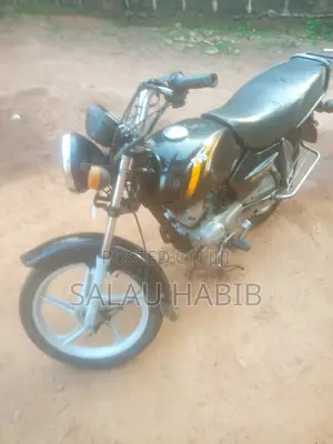 TVS HLX 125 2022 Red