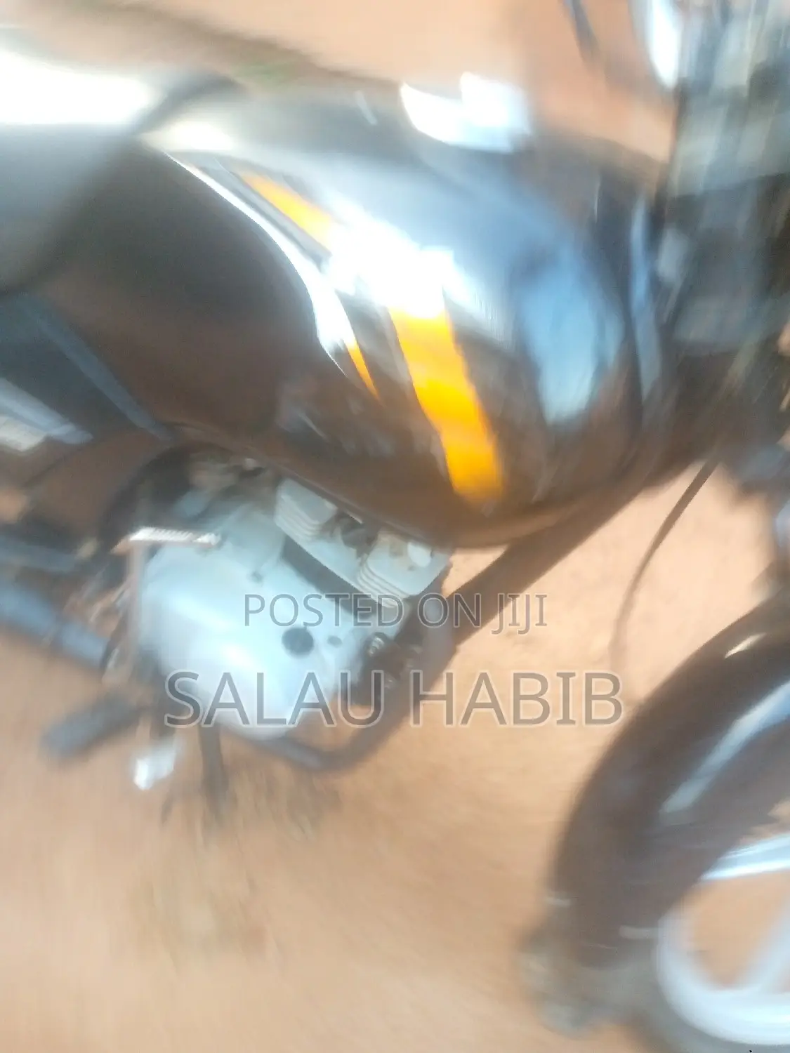 TVS HLX 125 2022 Red