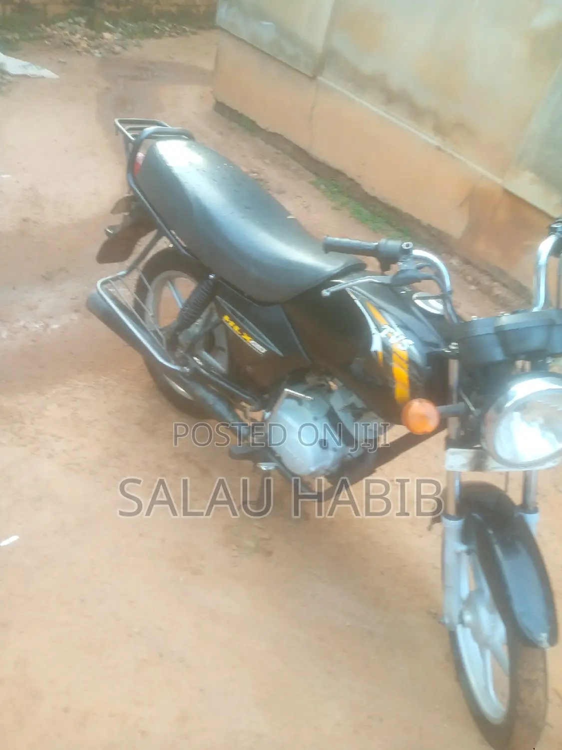 TVS HLX 125 2022 Red