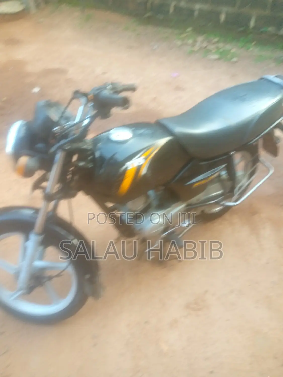 TVS HLX 125 2022 Red