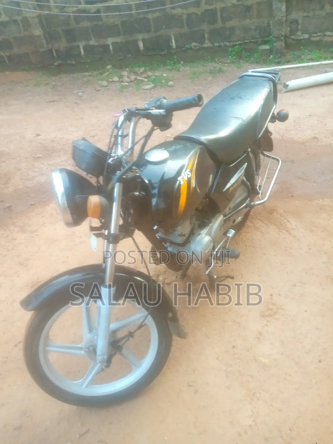 TVS HLX 125 2022 Red