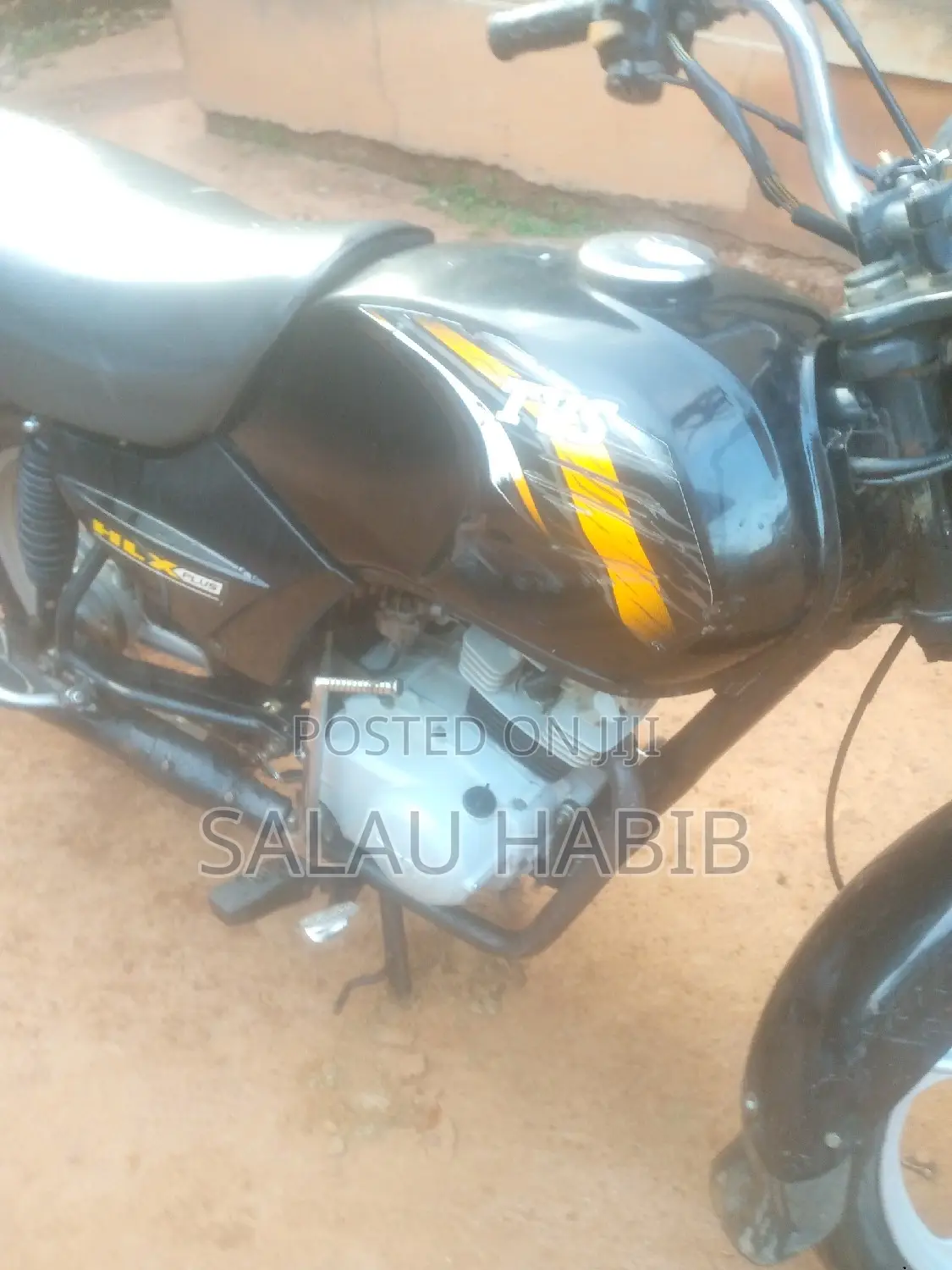 TVS HLX 125 2022 Red