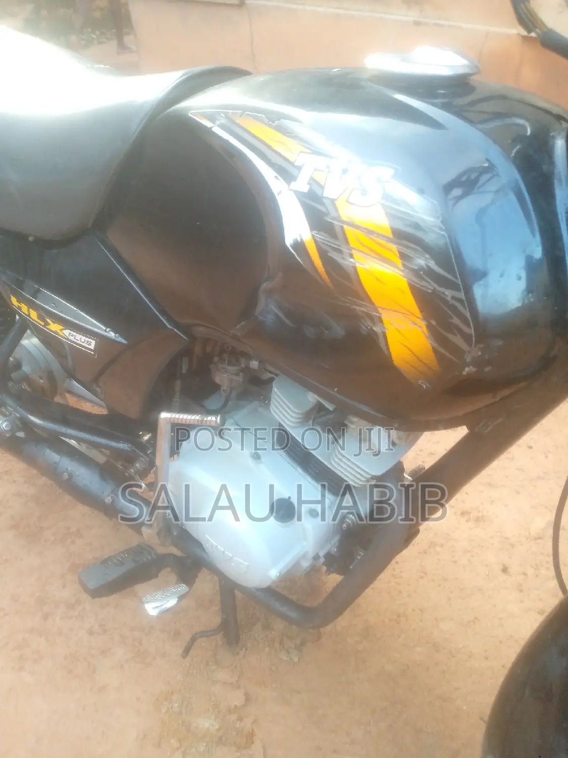 TVS HLX 125 2022 Red