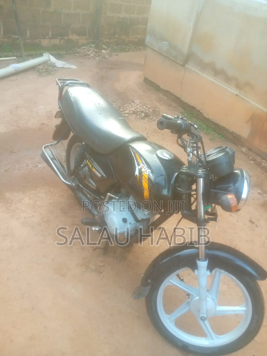 TVS HLX 125 2022 Red