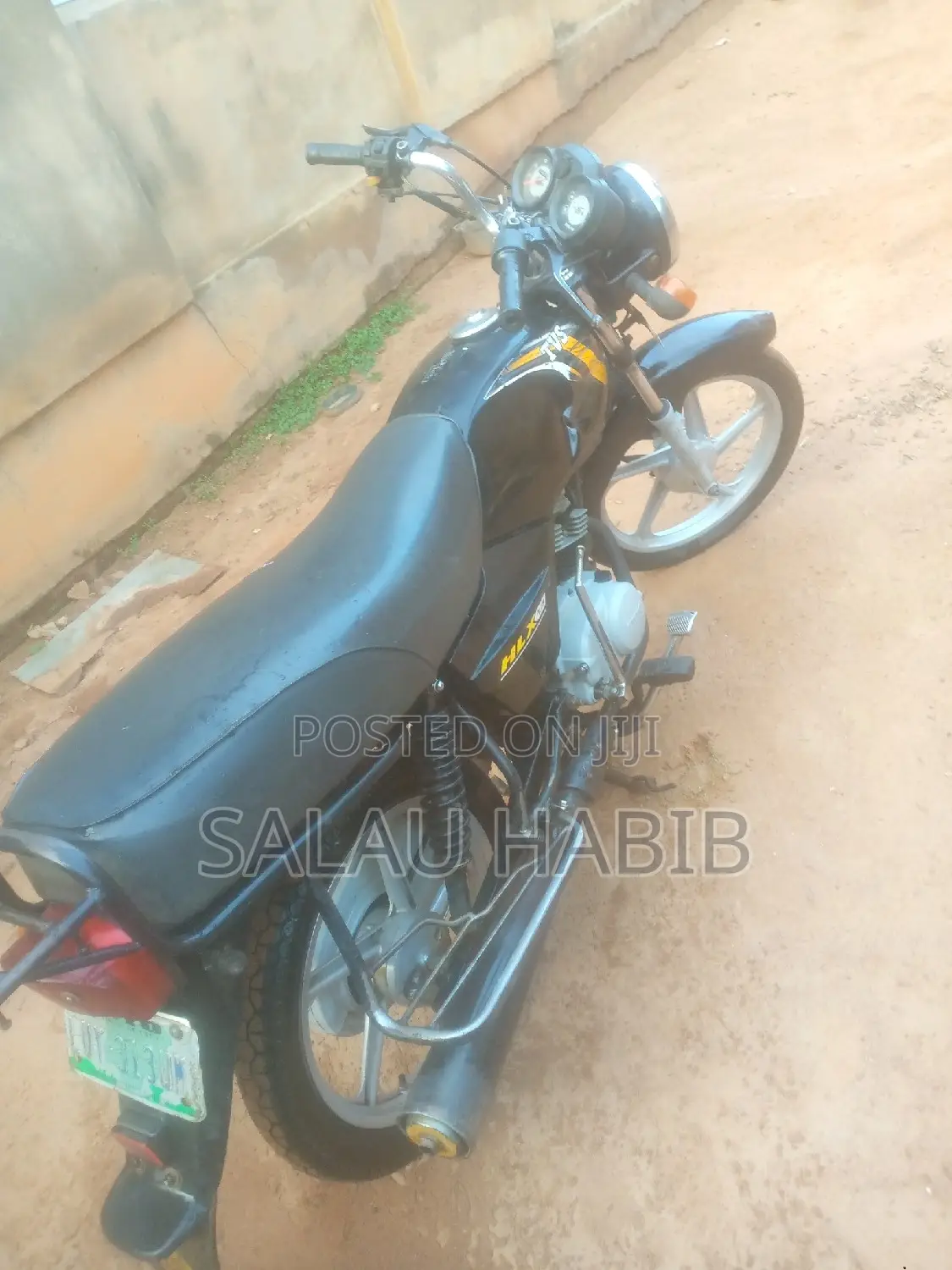 TVS HLX 125 2022 Red