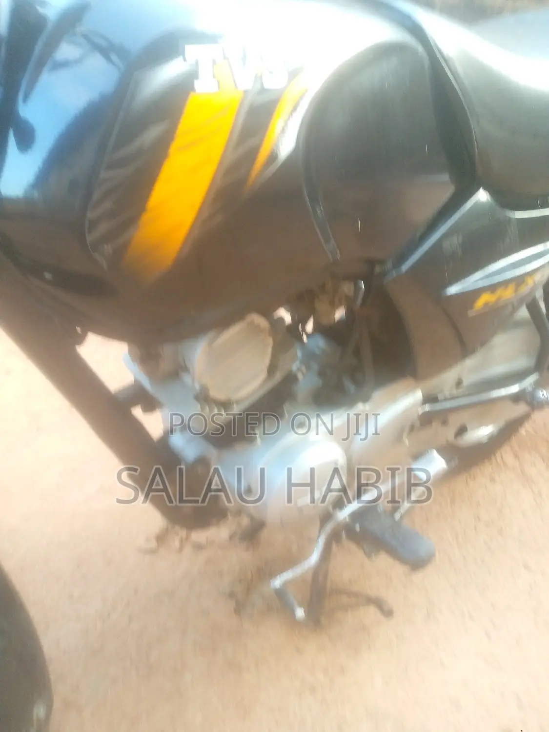 TVS HLX 125 2022 Red