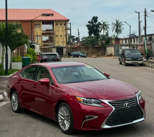 Lexus ES 2013 Red
