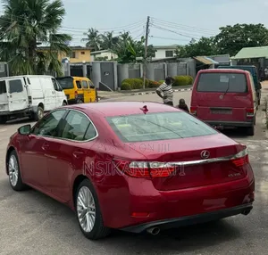Lexus ES 2013 Red