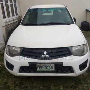 Mitsubishi L200 2010 White