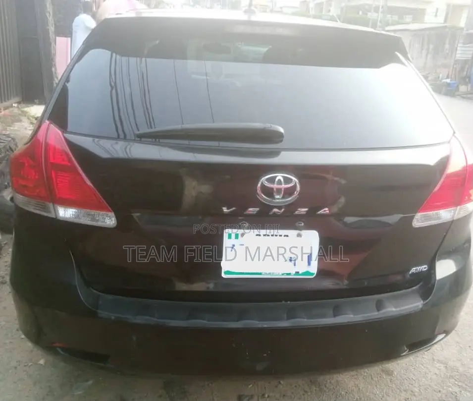 Toyota Venza LE 2012 Black
