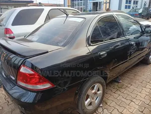 Nissan Sunny 2010 Black