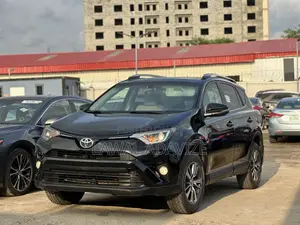 Toyota RAV4 LE Front-wheel Drive (2.5L 4cyl 6A) 2016 Black