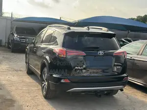 Toyota RAV4 LE Front-wheel Drive (2.5L 4cyl 6A) 2016 Black