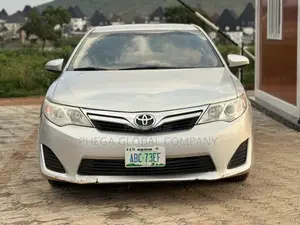 Toyota Camry LE 4dr Sedan (2.5L 4cyl 6A) 2013 Silver