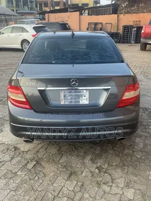 Mercedes-Benz C300 Luxury Sedan RWD (3.0L 6cyl 7A) 2009 Gray