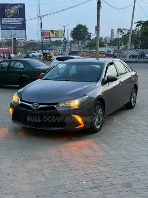 Toyota Camry SE 4dr Sedan (2.5L 4cyl 6A) 2016 Gray