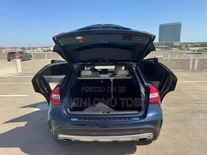 Mercedes-Benz GLA 250 2018 Blue
