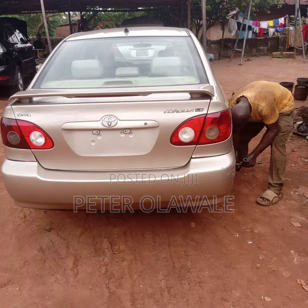 Toyota Corolla 2004 Silver