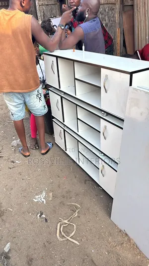 4ft TV Stand / TV Shelf / Console