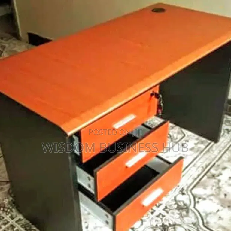 Simple Office Table for Offices
