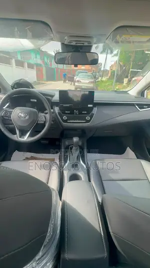 Toyota Corolla 2025 White