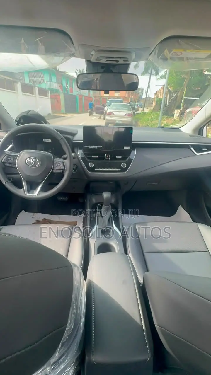 Toyota Corolla 2025 White