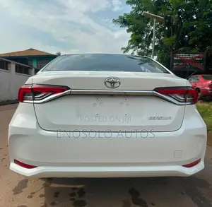 Toyota Corolla 2025 White