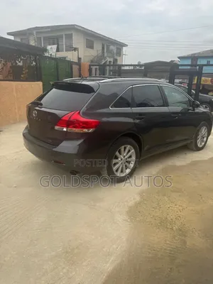 Toyota Venza LE 2010 Gray