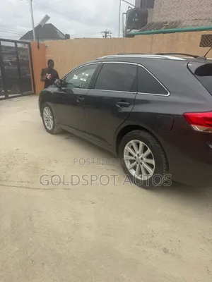 Toyota Venza LE 2010 Gray