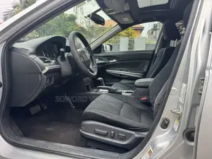 Honda Crosstour 2013 Silver