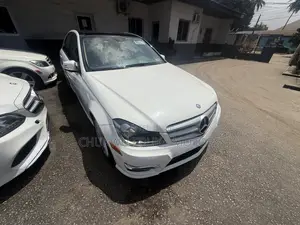 Mercedes-Benz C300 Luxury 4Matic Sedan AWD (3.5L 6cyl 7A) 2014 White