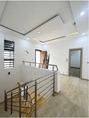 3bdrm Apartment in Lekki Phase 1 for rent