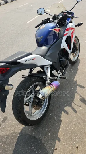 Honda CBR 2013 Blue